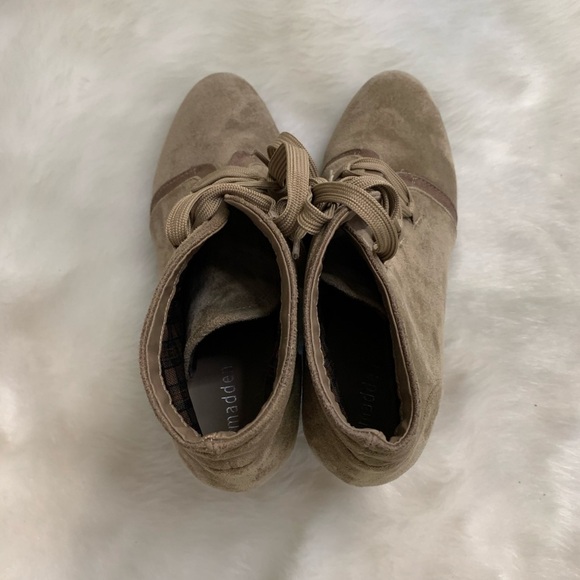 NWOT! Madden Girl Lace Up Wedge Booties, Suede 9 - Picture 5 of 9
